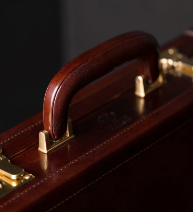 Leather Attaché Case Briefcase - A Legacy - Brown color - Time Resistance 5248401