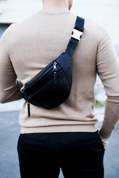 Men's fanny pack made of genuine grained leather SKILL (black)