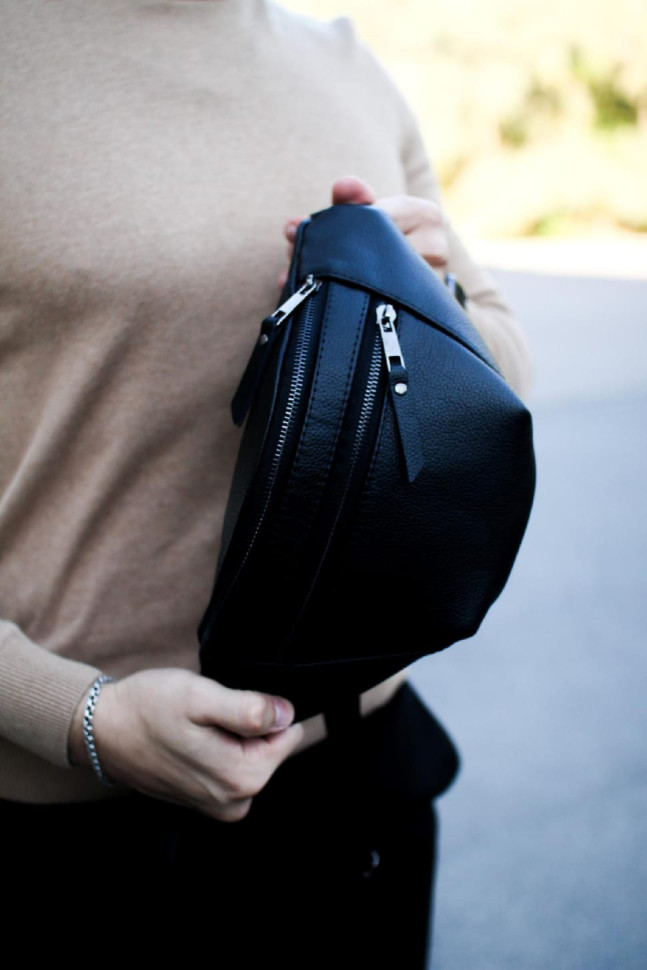 Men's fanny pack made of genuine grained leather SKILL (black)