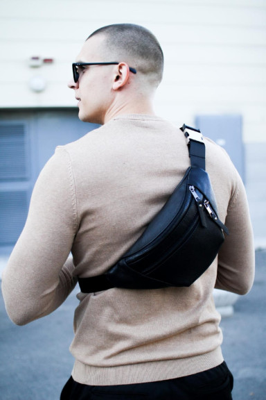 Men's fanny pack made of genuine grained leather SKILL (black)