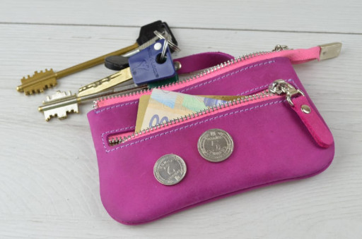 Кожаная ключница BGS розового цвета BGS3112