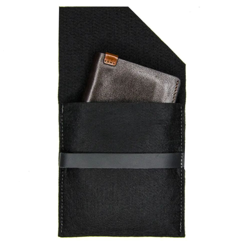 Невелике чоловіче шкіряне портмоне Grande Pelle 52762023 темно-коричневе