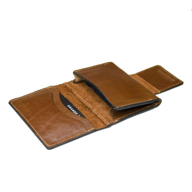 Business card holder with magnetic clasp, cognac gloss