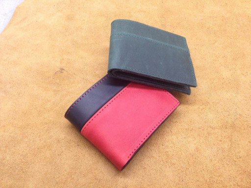 Двокольорові невелике портмоне W102 від бренду Avitoo