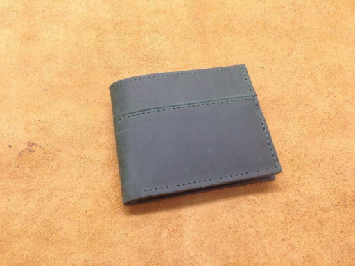 Двокольорові невелике портмоне W102 від бренду Avitoo