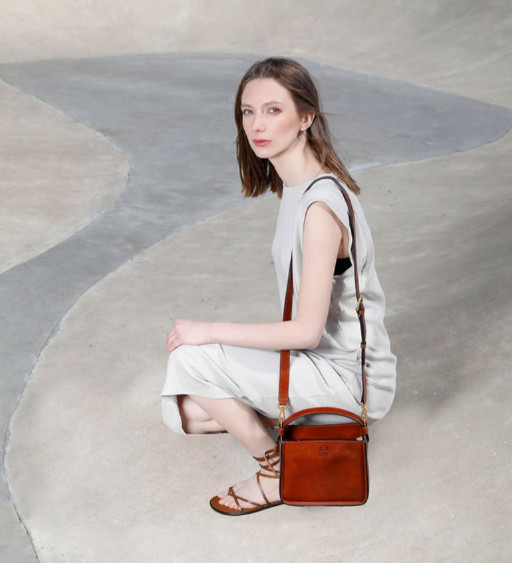 Шкіряна сумка-тоут для жінок - Alms for Oblivion - Коньячно-коричневий матовий колір - Time Resistance 5247601