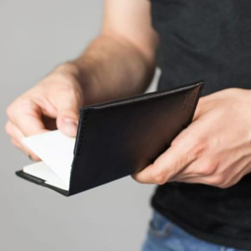 Шкіряна паспортна обкладинка чорна