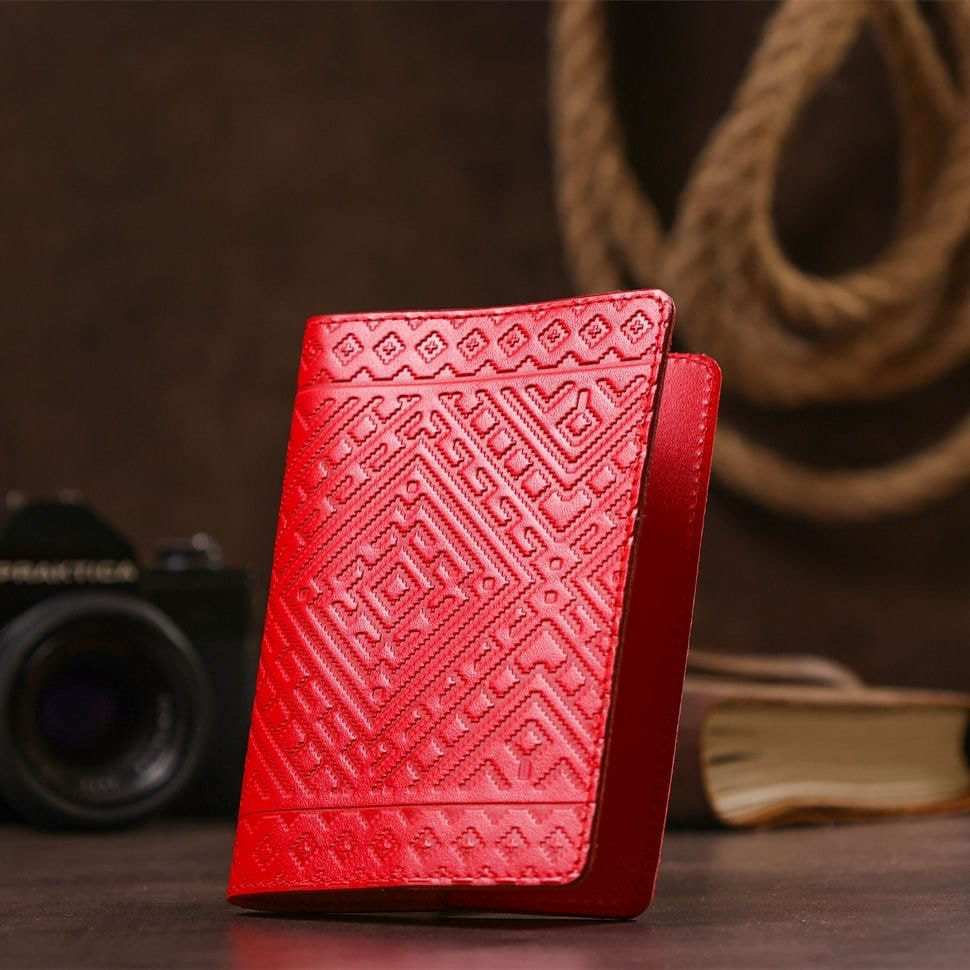 Шкіряна обкладинка на паспорт з ромбами SHVIGEL 13972 Червона