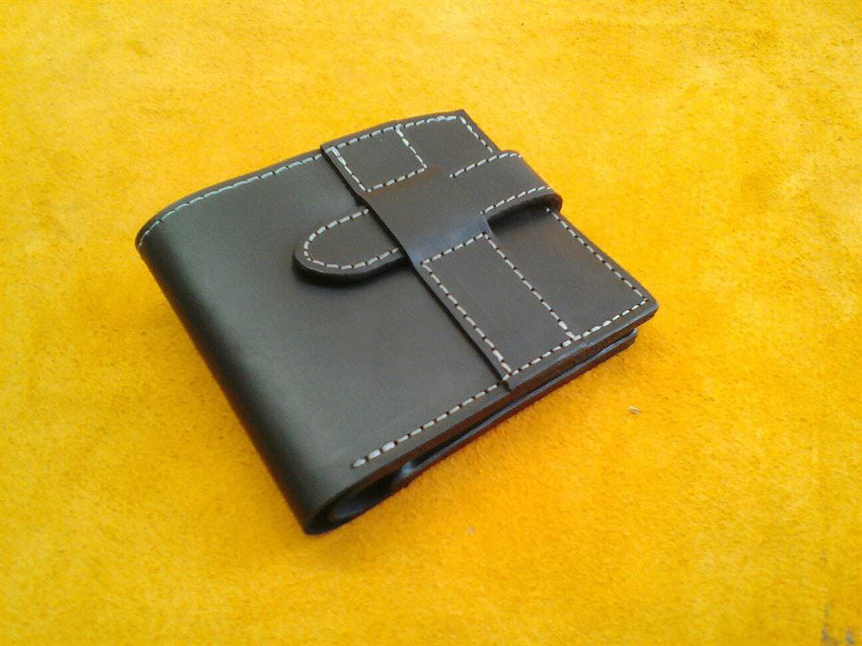 Портмоне з хлястиком W104 від бренду Avitoo