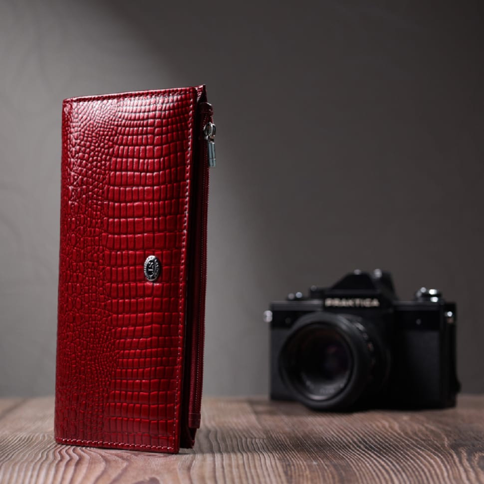 Лакированный яркий кошелек с фактурой под рептилию из натуральной кожи ST Leather 22715 Красный