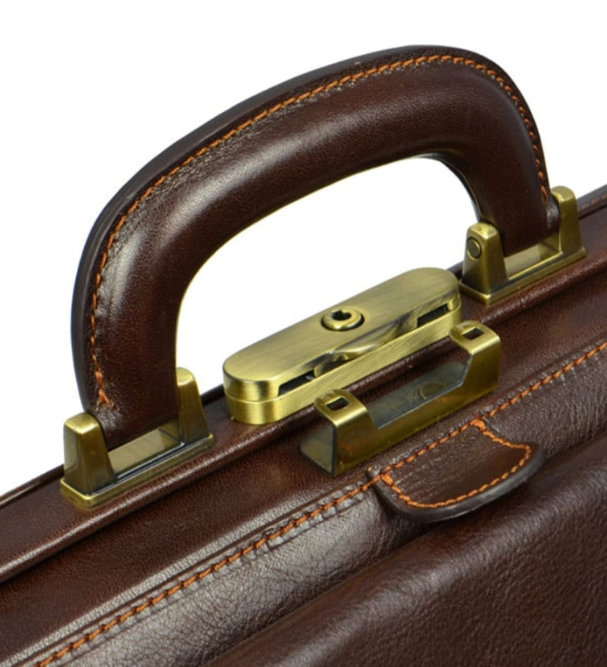 Large Italian Leather Doctor Bag for Women - Hamlet -  Chocolate Brown color -  Time Resistance 1172201W