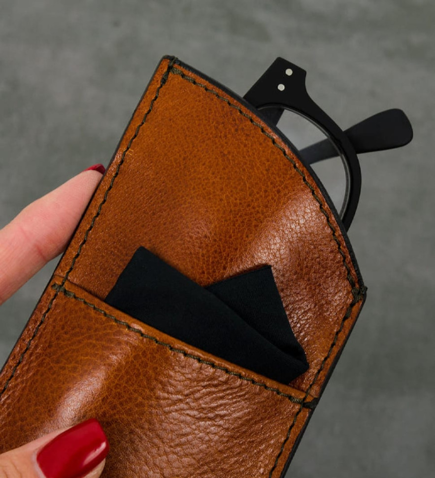 Leather Glasses Sleeve for Women - One Hundred Years of Solitude -  Cognac brown color color -  Time Resistance 5200101W