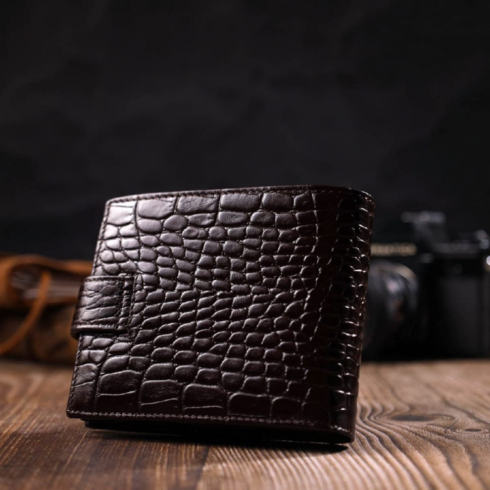 Фактурний чоловічий горизонтальний гаманець із натуральної шкіри з тисненням під крокодила BOND 22009 Коричневий