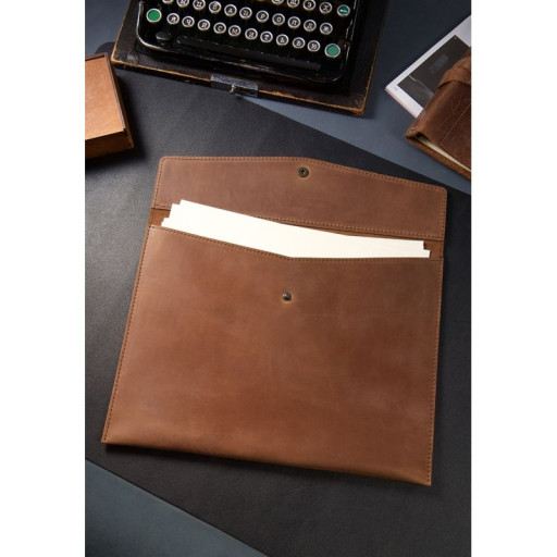 Папка для документов А4 (на кнопке) светло-коричневая Crazy Horse