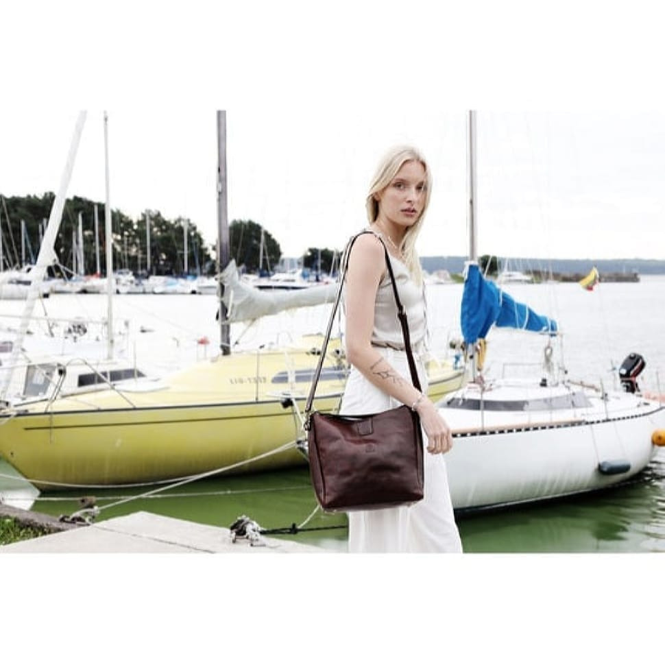 Small Leather Tote Bag for Women - Alice in Wonderland - Brown color -  Time Resistance 5219201