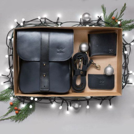 Gift set of leather accessories 12