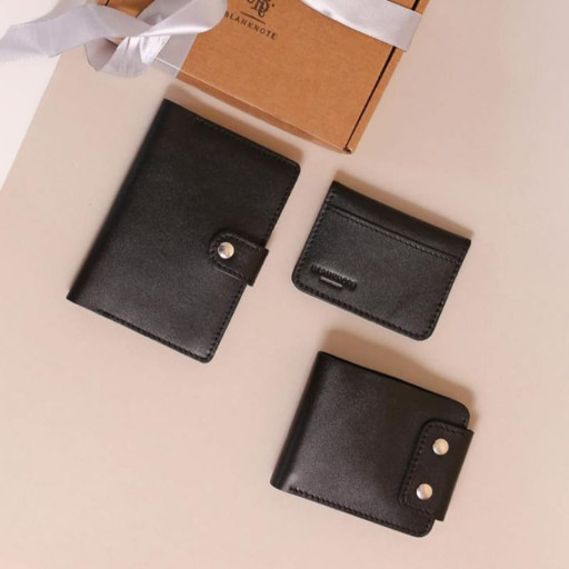 Чоловічий подарунковий набір шкіряних аксесуарів.