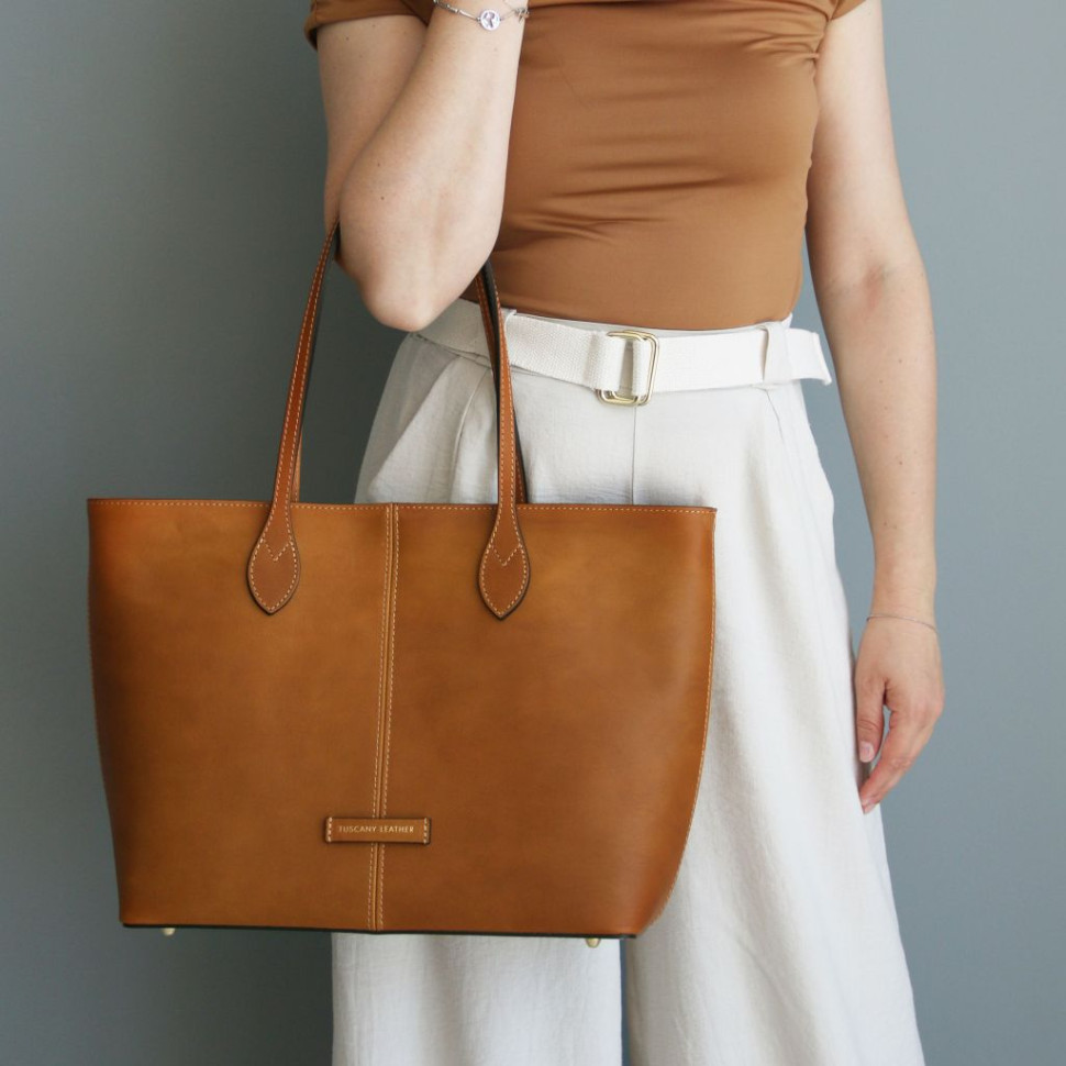Essenza Leather shoulder bag