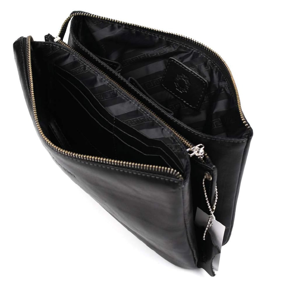 Барсетка чоловіча клатч на запястя, чорна гладка шкіра CP5610 Carlo Pazolini