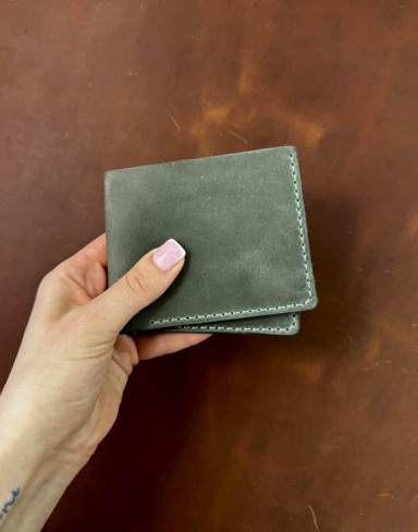 Men`s Bifold Wallet Made of Genuine Leather Crazy Horse (Gray)