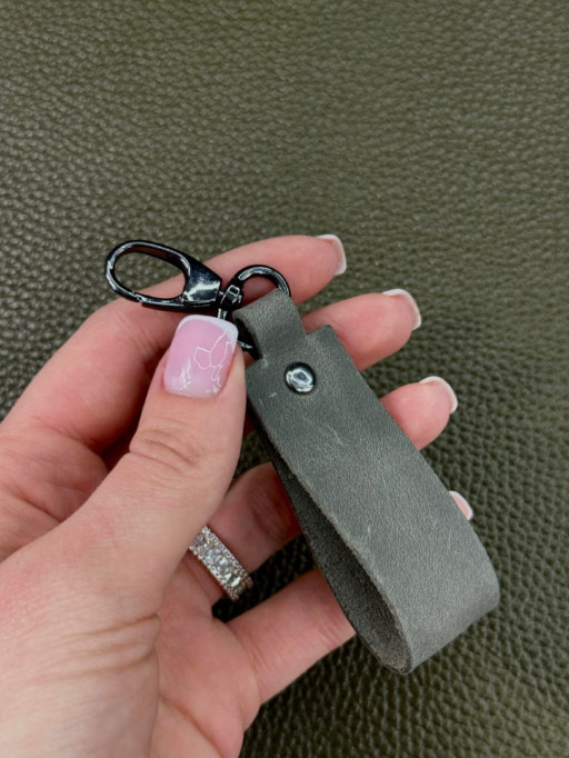 Брелок шкіряний SKILL (сірий)