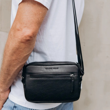 Сумка через плече компактна вертикальна Grande Pelle 736710 Urban Classic 