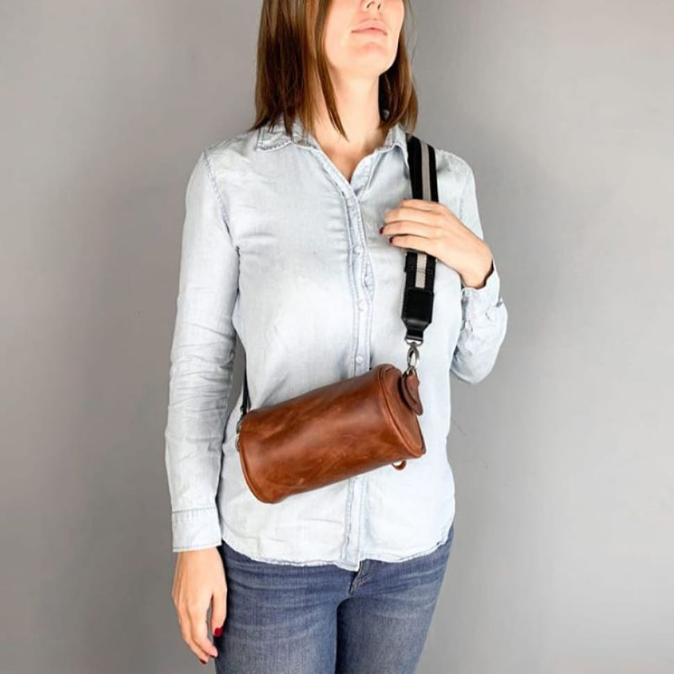 Cylinder leather crossbody bag light brown vintage