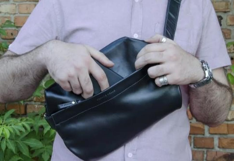 Шкіряна сумка на пояс бананка Grande Pelle 742610