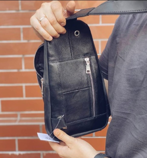 Чорна сумка слінг із кінської шкіри Newery N9012KGA