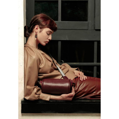 Cylinder leather crossbody bag burgundy flotar