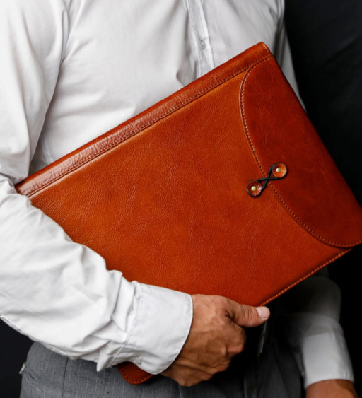 Шкіряна папка - The Loved One - Коньячно-коричневий колір - Time Resistance 5245901