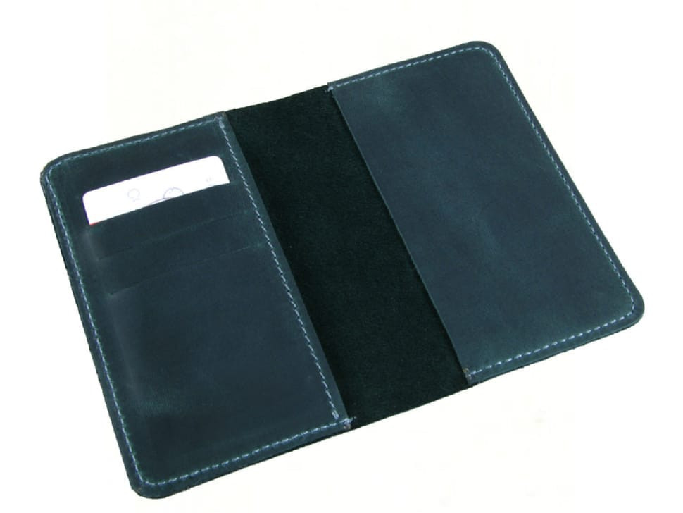 Обкладинка для паспорта BGS шкіряна зелена BGS3276