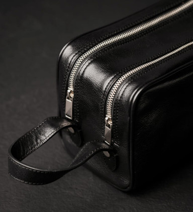 Жіноча шкіряна косметичка Dopp Kit - All the Kings Men - Чорний колір - Time Resistance 5228201W