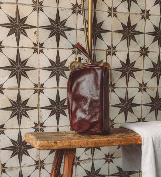 Жіноча шкіряна косметичка Dopp Kit - All the Kings Men - Коричневий колір - Time Resistance 5196901W