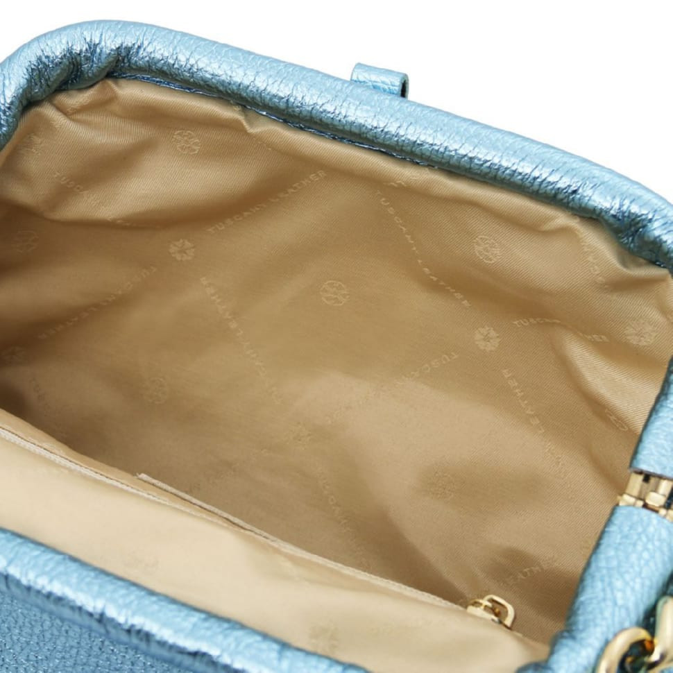 Клатч з м'якої шкіри Lara Metallic з ланцюжковим ремінцем Tuscany TL142247