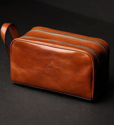 Жіноча шкіряна косметичка Dopp Kit - All the Kings Men - Коньячно-коричневий колір - Time Resistance 5228101W