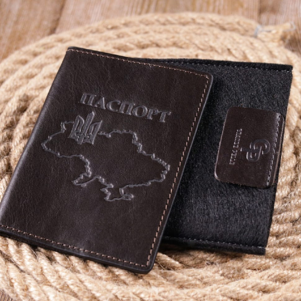 Шкіряна обкладинка на паспорт Карта GRANDE PELLE 16774 Коричнева