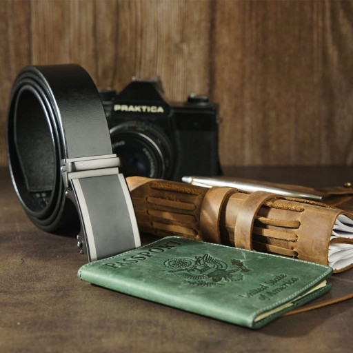 Чоловічий ремень з затемненою пряжкою і чорною вставкою Vintage 20284 Чорний