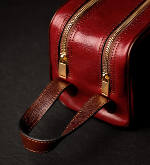 Жіноча шкіряна косметичка Dopp Kit - All the Kings Men - Червоний колір - Time Resistance 5231901W