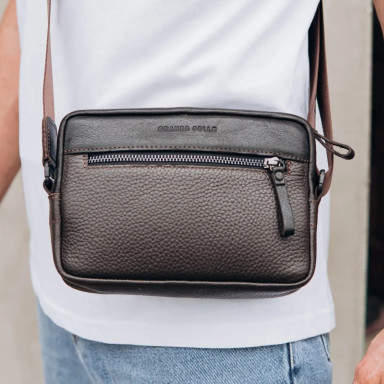 Сумка через плече компактна вертикальна Grande Pelle 736720 Urban Classic