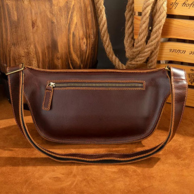 Capacious leather banana bag Bexhill bx9090c crazy horse
