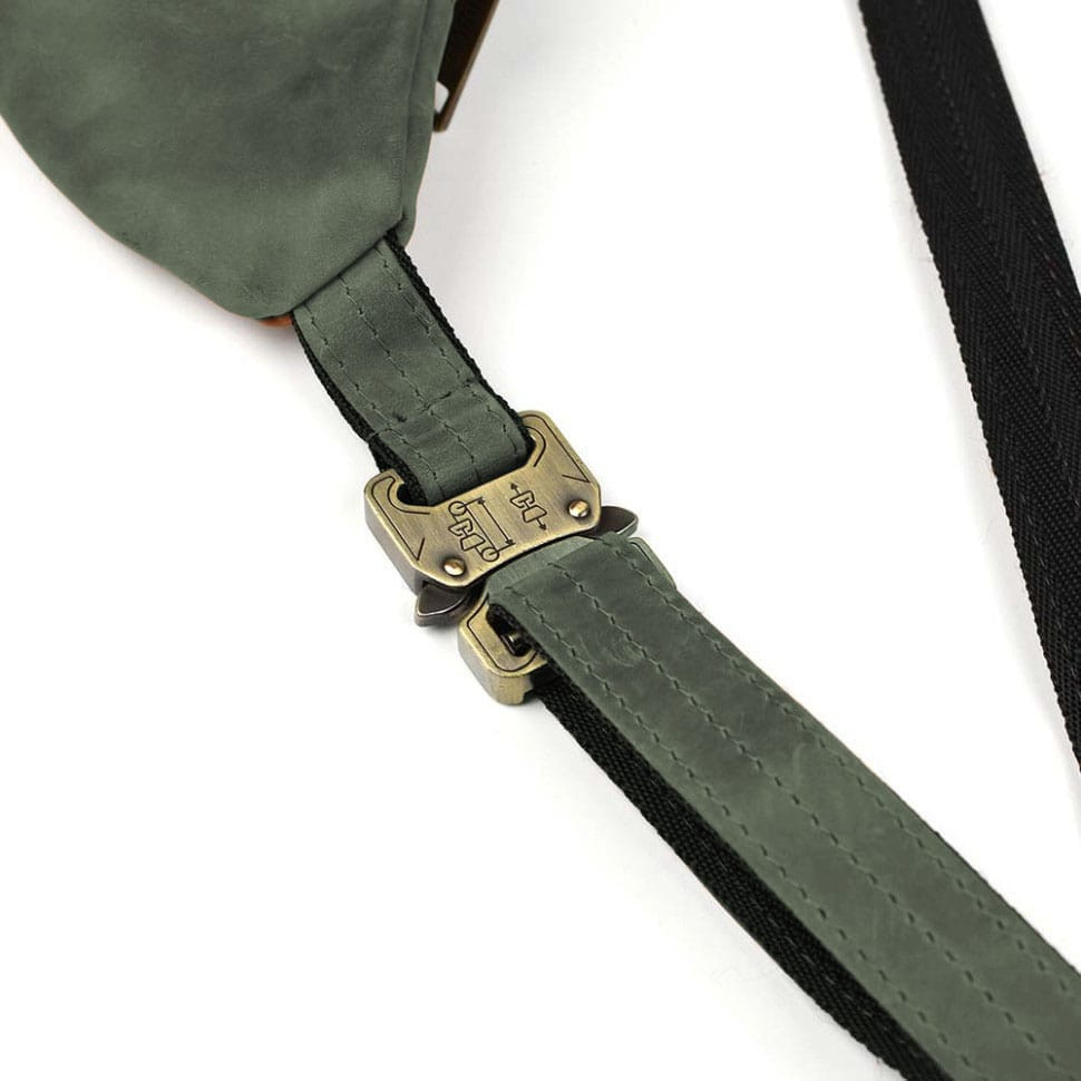 Stylish belt bag brand TARWA RE-3079-3md in green crazy horse