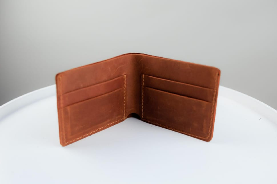 Men's Bifold Wallet Made of Genuine Leather Crazy Horse SH021 (Light Brown)