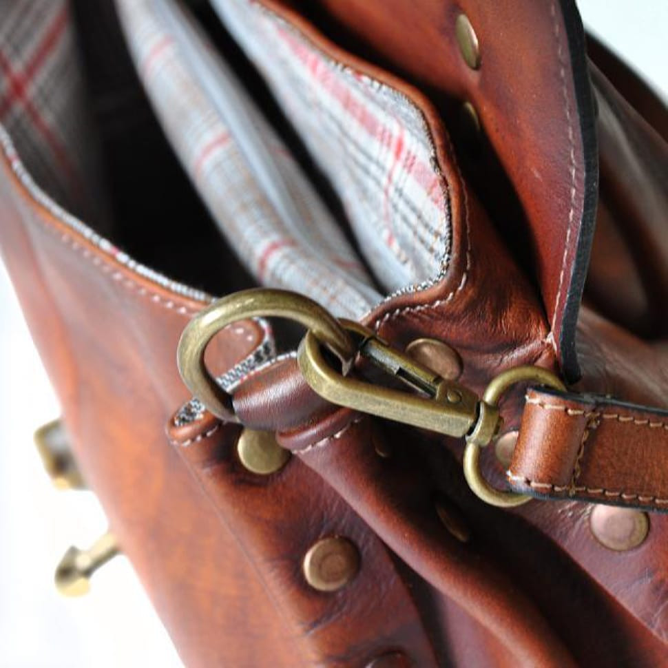 Pratesi BBE162/P - Woman Bag Castell'Azzara Small in cow leather Bruce Electric Blue