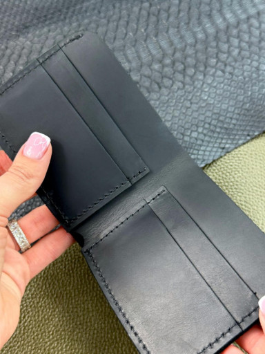 Men's bifold wallet made of genuine leather SD008 (black)