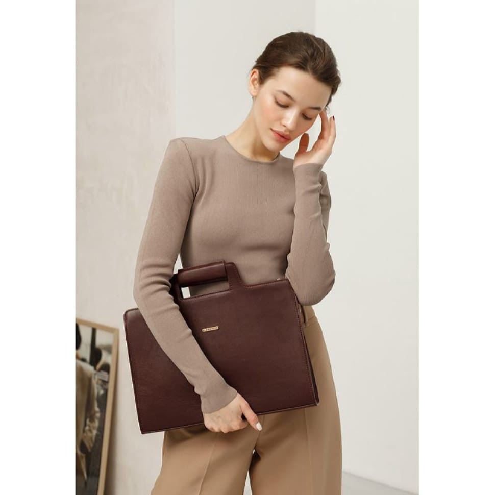 Женская кожаная сумка для ноутбука и документов бордовая