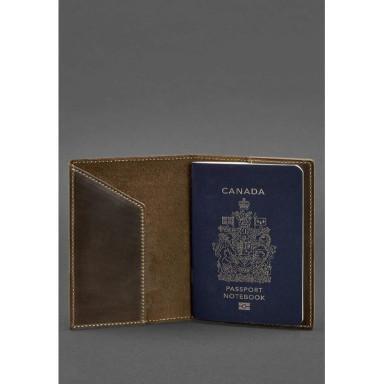 Leather passport cover with Canadian coat of arms dark brown Crazy Horse