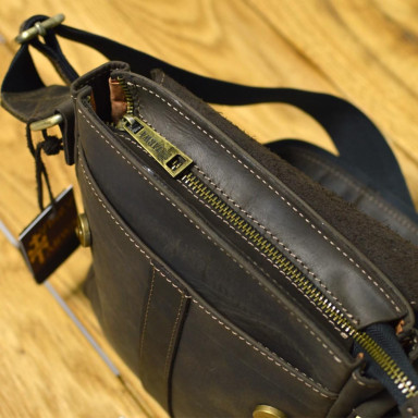 Leather shoulder bag with flap brown TARWA RC-4126-4sa