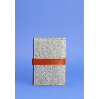 Felt passport cover 1.1 with leather brown inserts