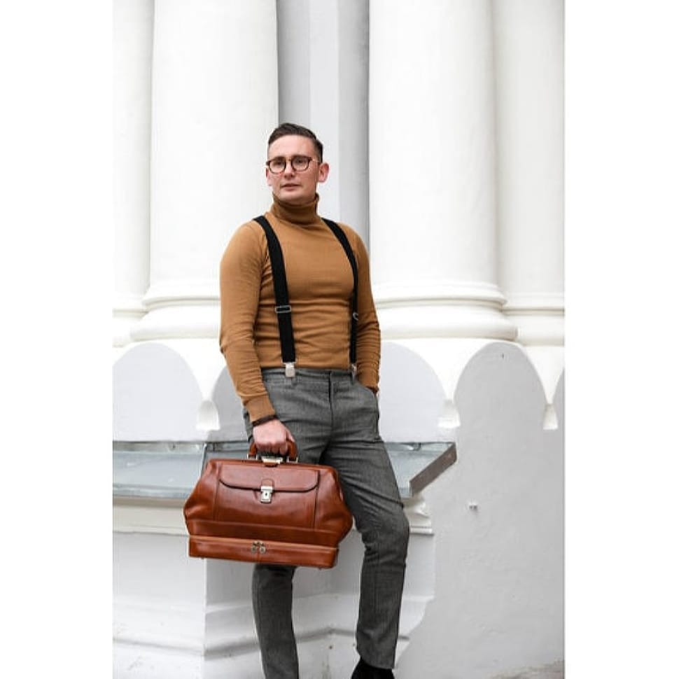 Італійський шкіряний саквояж - The Master and Margarita - Коньяк 5208901 Time Resistance